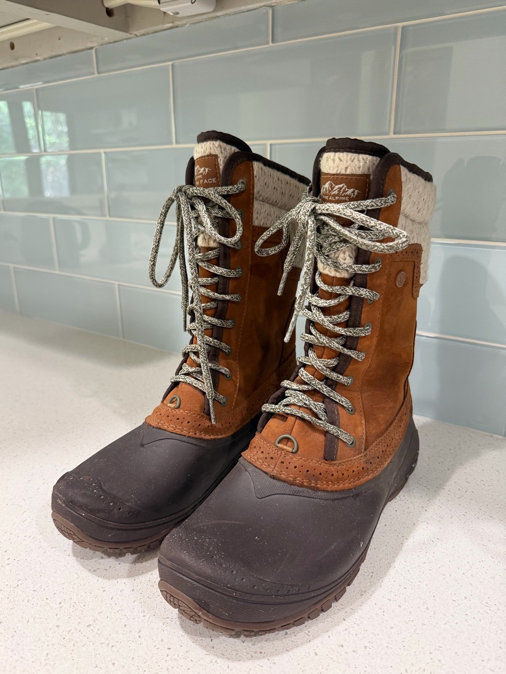 The North Face Shellista II Mid Boot Women’s Size 9.5